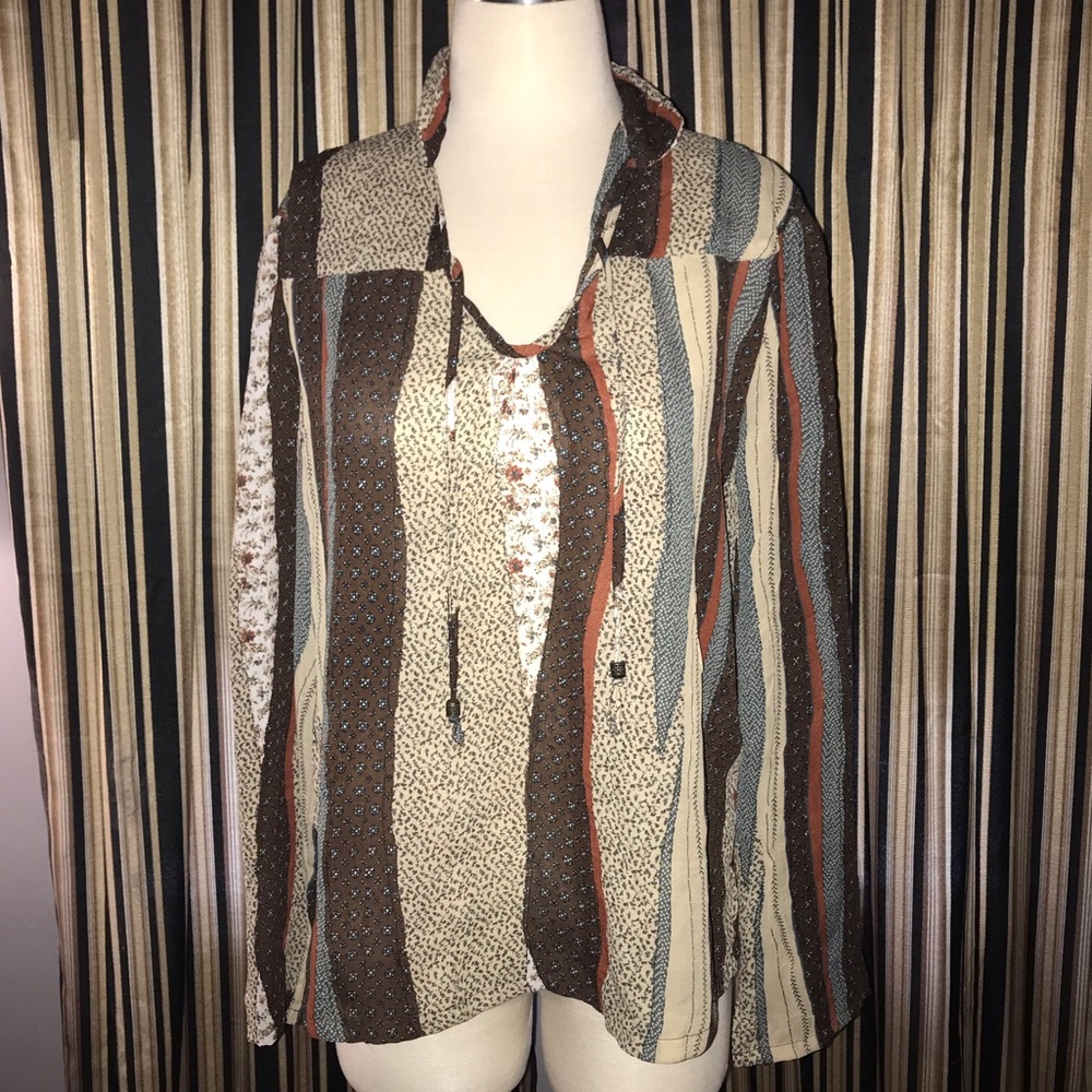 Boho gypsy patterned peasant top
